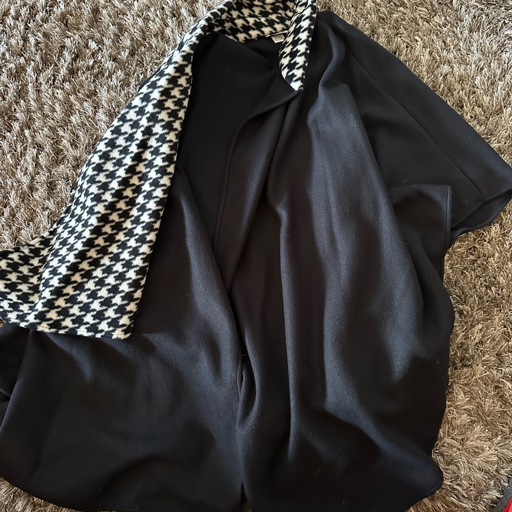 Chic Black Shawl with Houndstooth Trim